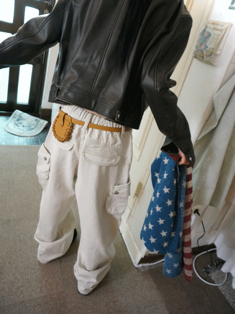 curve out-pocket pants