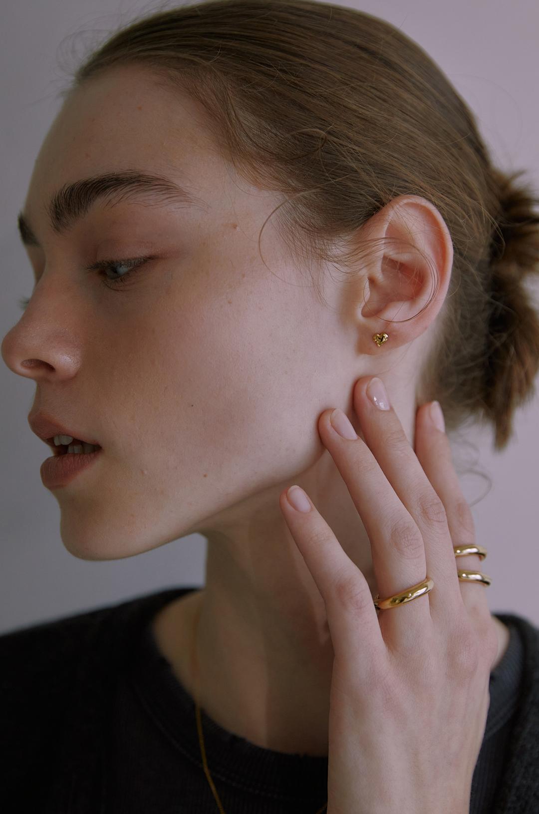 [✓수지 착용] [✓2nd Reorder] Mini Melting Heart Earring (Gold)