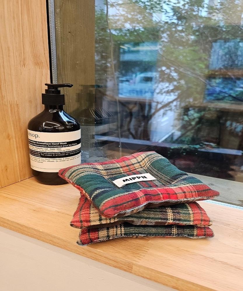 통통한 메리체크 양면 티매트 티코스터 팟홀더