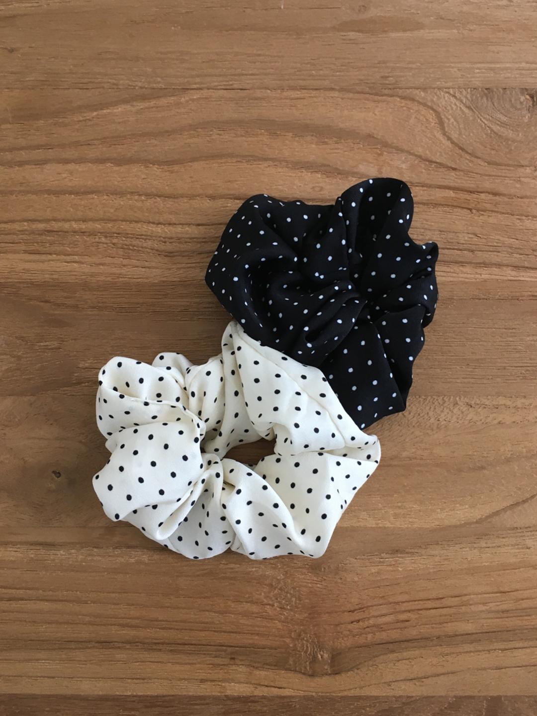 dot scrunchy