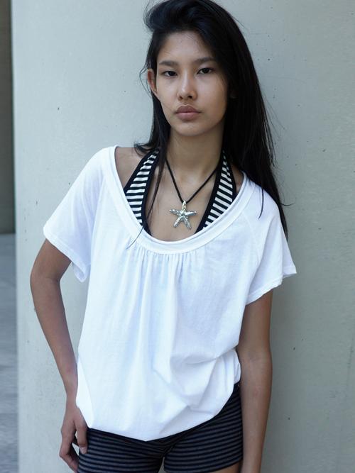 ROUND DRAWSTRING HEM TOP / WHITE