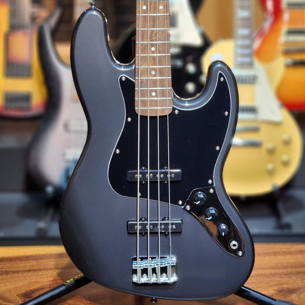 스콰이어 어피니티 재즈베이스기타 차콜 AFFINITY J BASS LRL BPG CFM