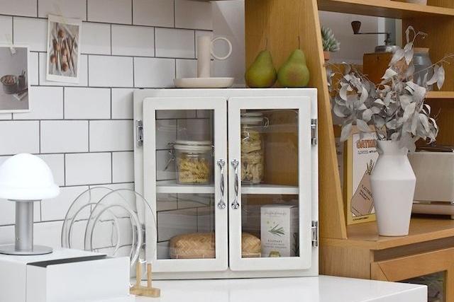 빈티지 삼각코너 공간 활용 수납 캐비닛 (2단 오픈형/화이트 크림 컬러 2종)