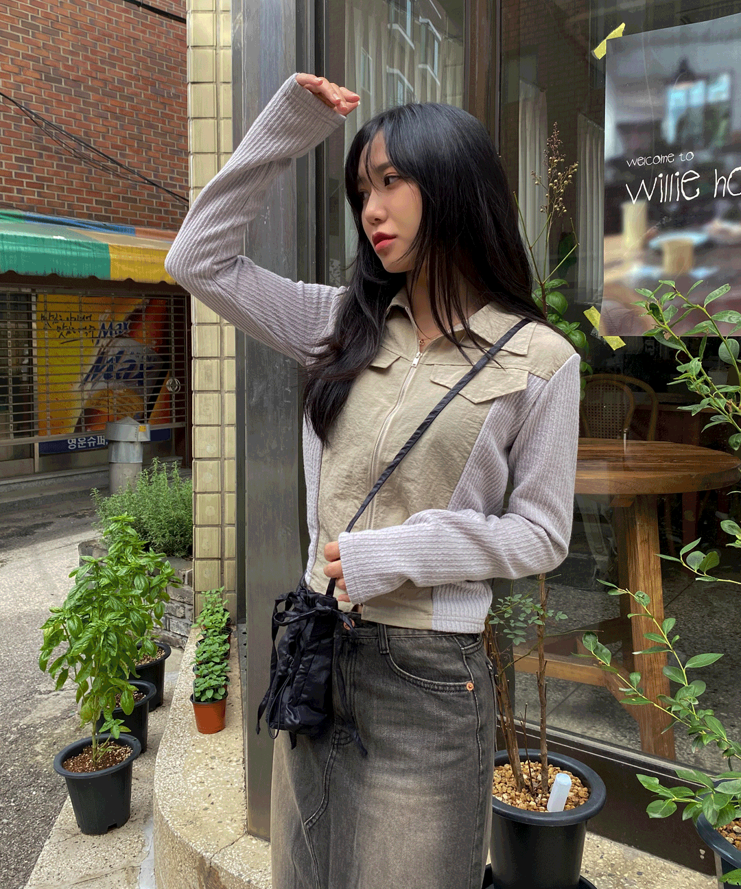 샤인 배색 포켓 크롭 집업