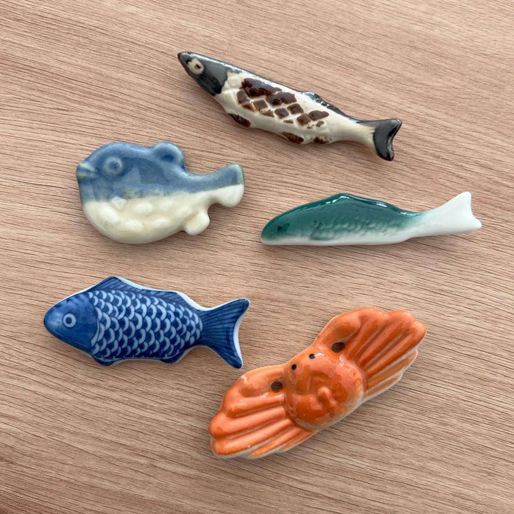 프로젝트소품 물고기 꽁치 수저받침 세라믹 도자기 숟가락 젓가락 받침