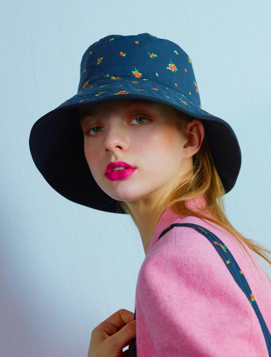 [공효진,윤아,오연서,한지혜,조이 착용] Reversible Flower bucket hat 004 Black