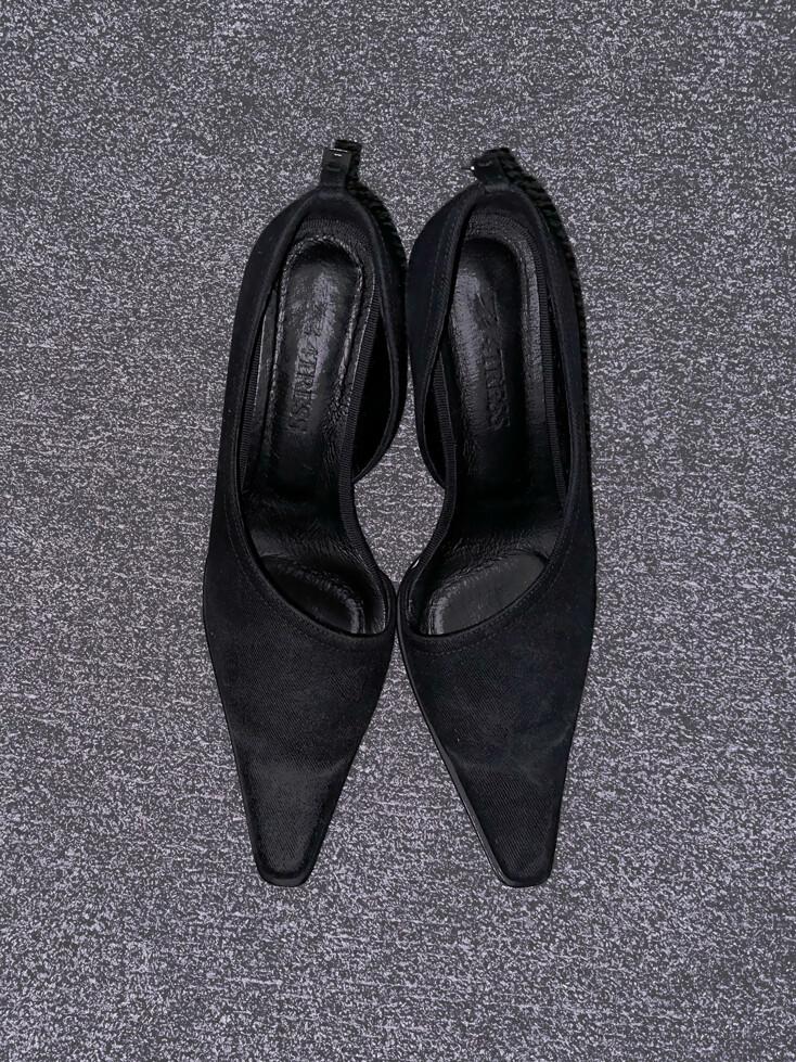 ESSENTIAL WAXED PUMPS 01 BLACK