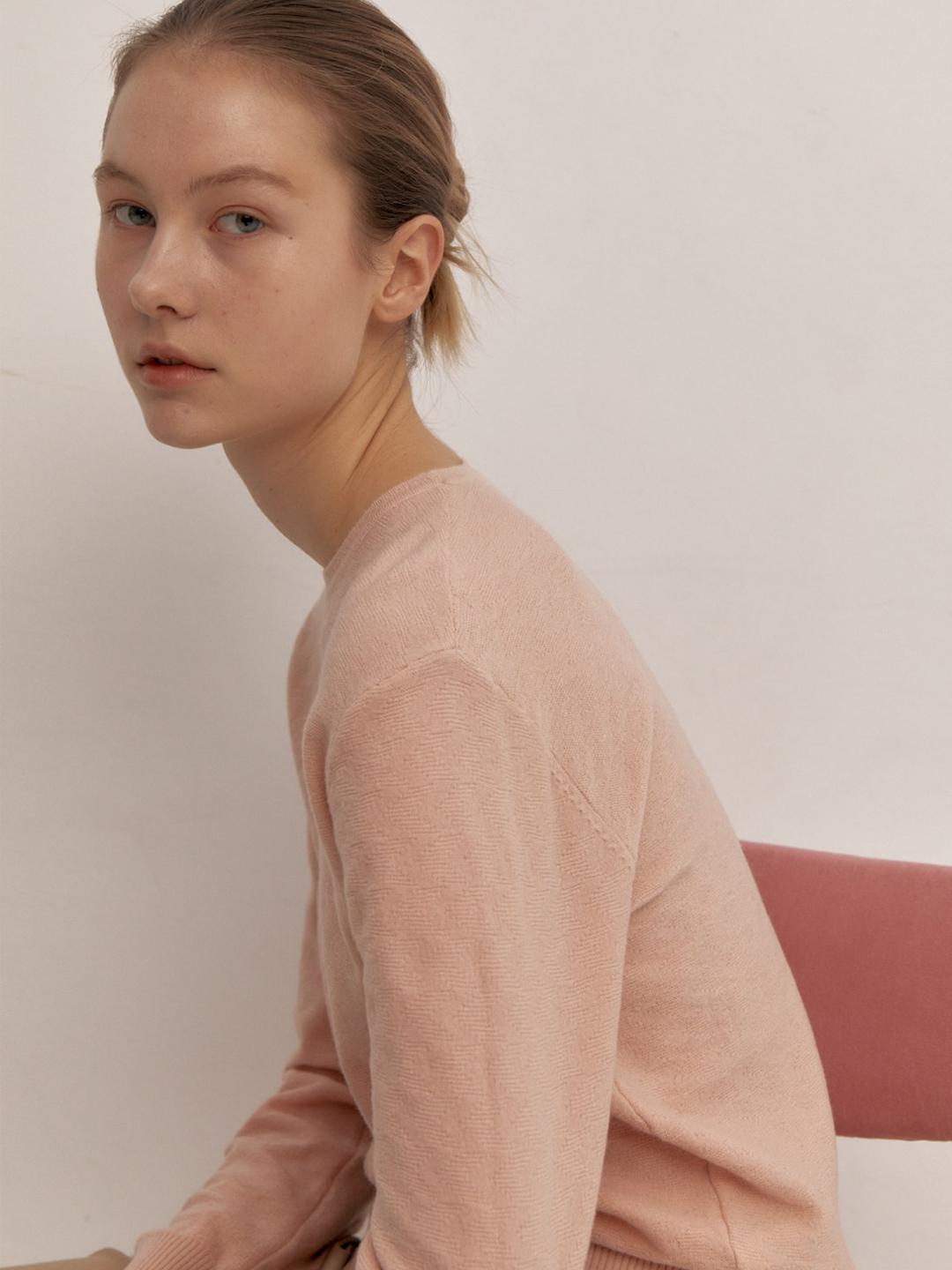 Wool Blended Embo Round-neck Pullover - Pink