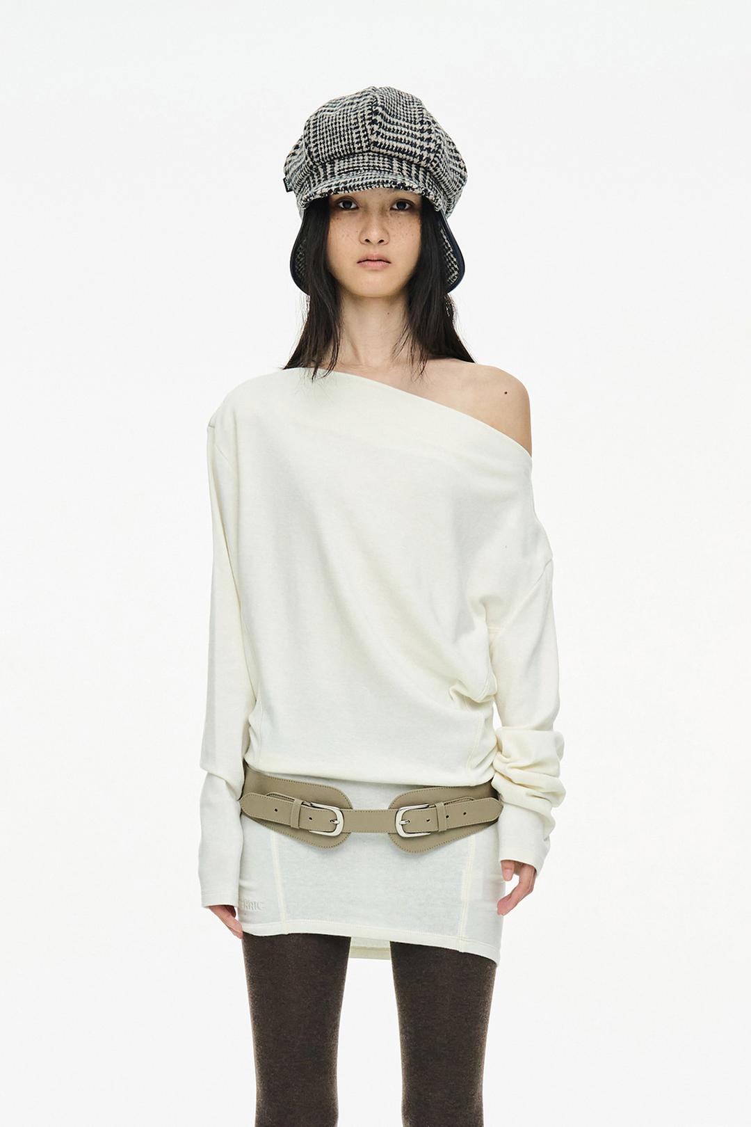 INCISION TAPERED TOP / IVORY