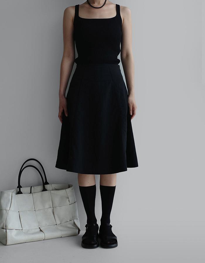 [by LAROOM] 바론스커트