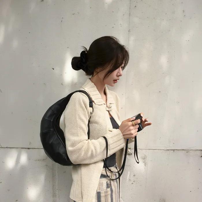 [고민영 PICK] Small fling hobo bag(Deep sleep)
