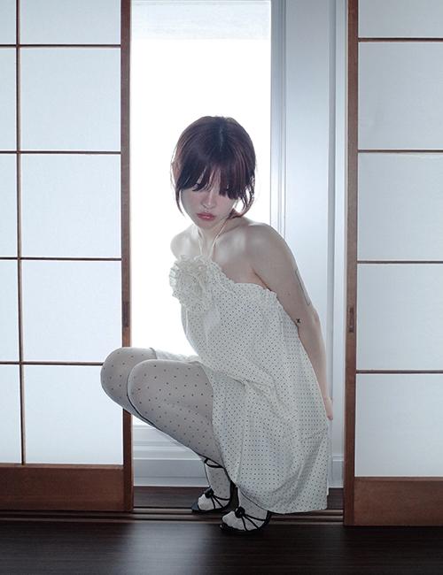 2차 예약배송 dot ruffle dress with corsage