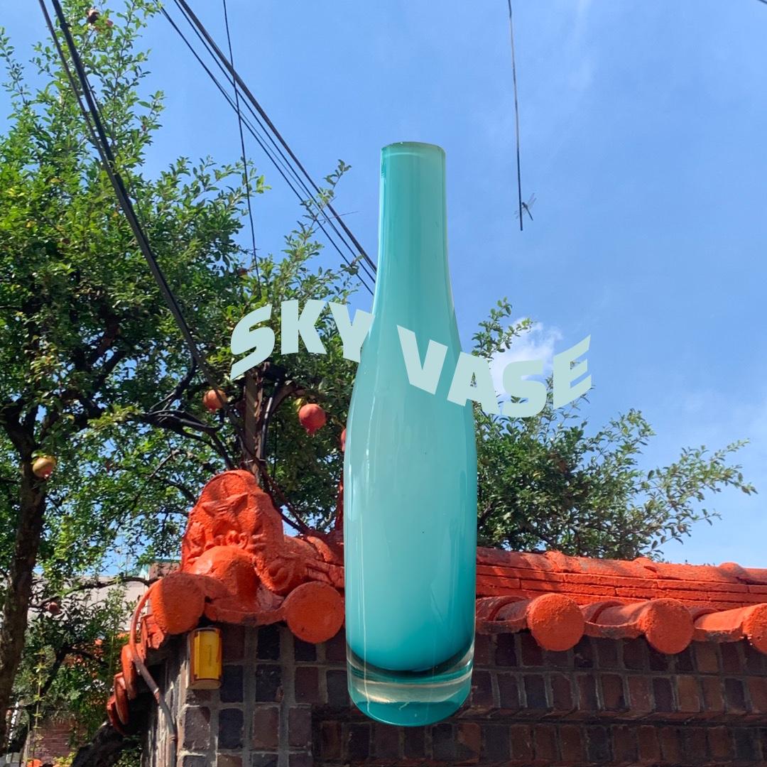 Sky vase