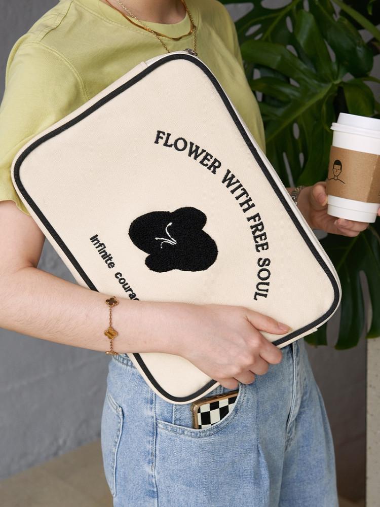 수심 Flower Pouch 노트북 파우치 맥북 아이패드 13 16인치 퀼팅 자수 플라워