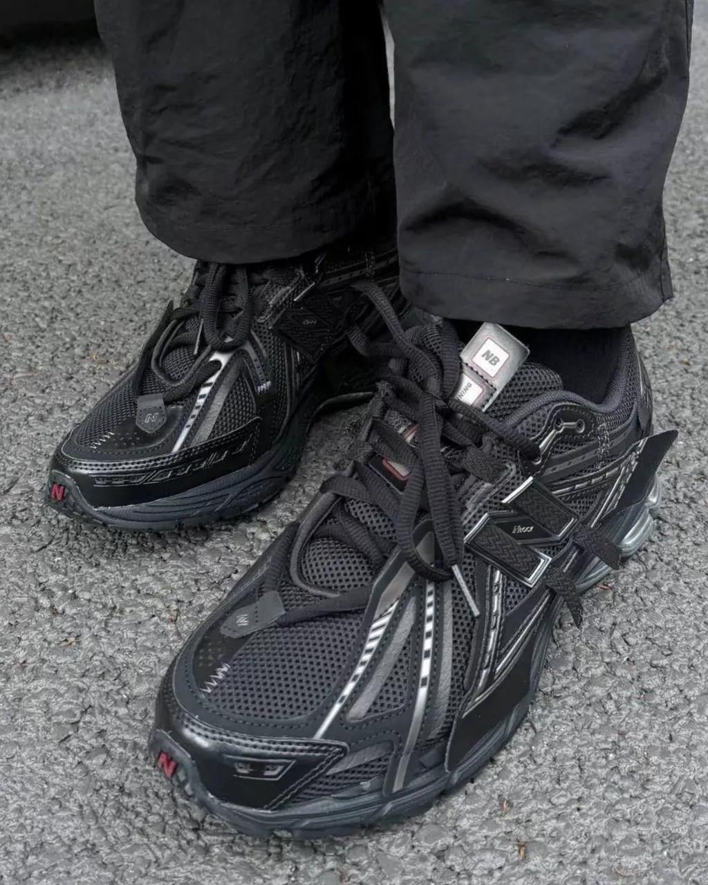 뉴발란스 1906A 프로텍션 팩 운동화 블랙 실버 M1906AF