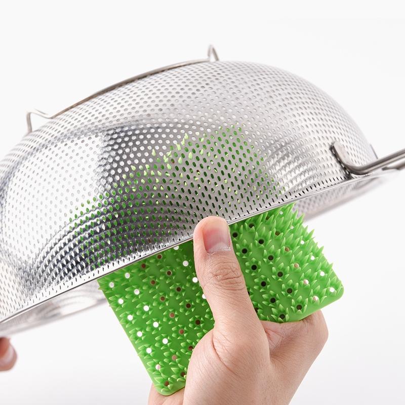 티디 플라타와 키친 브러쉬