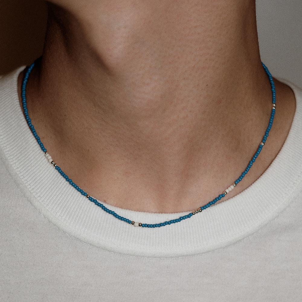 LOVE SKINNY BEADS NECKLACE BLUE (M)