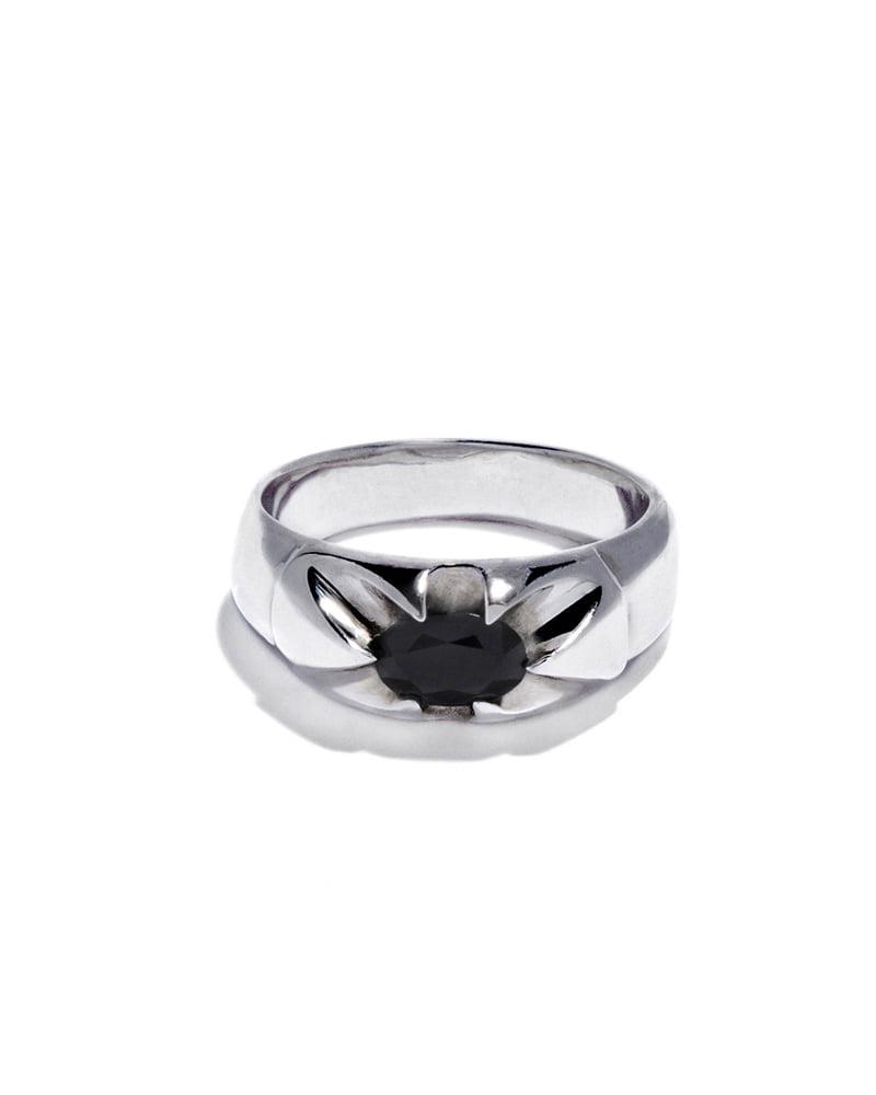 CLAW ONYX SILVER RING