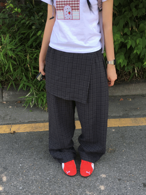 SEERSUCKER CHECK SKIRT PT (CHARCOAL / WHITE)
