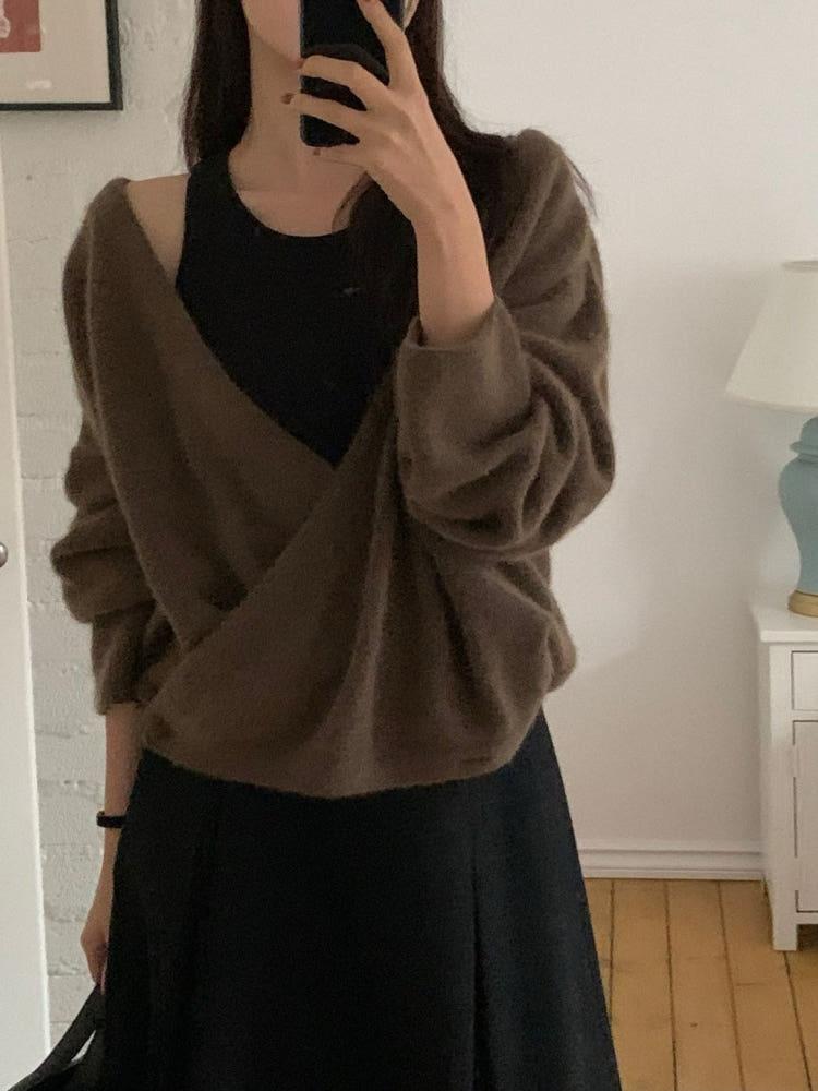 [vergamot 베르가못] 라쿤 랩 가디건 울 버튼 오프숄더 브이넥 니트 티셔츠