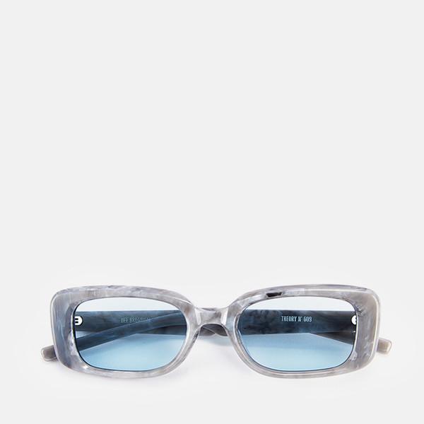 띠어리 넘버 009 - 마블 그레이 프레임, 베이비 블루 틴트 렌즈