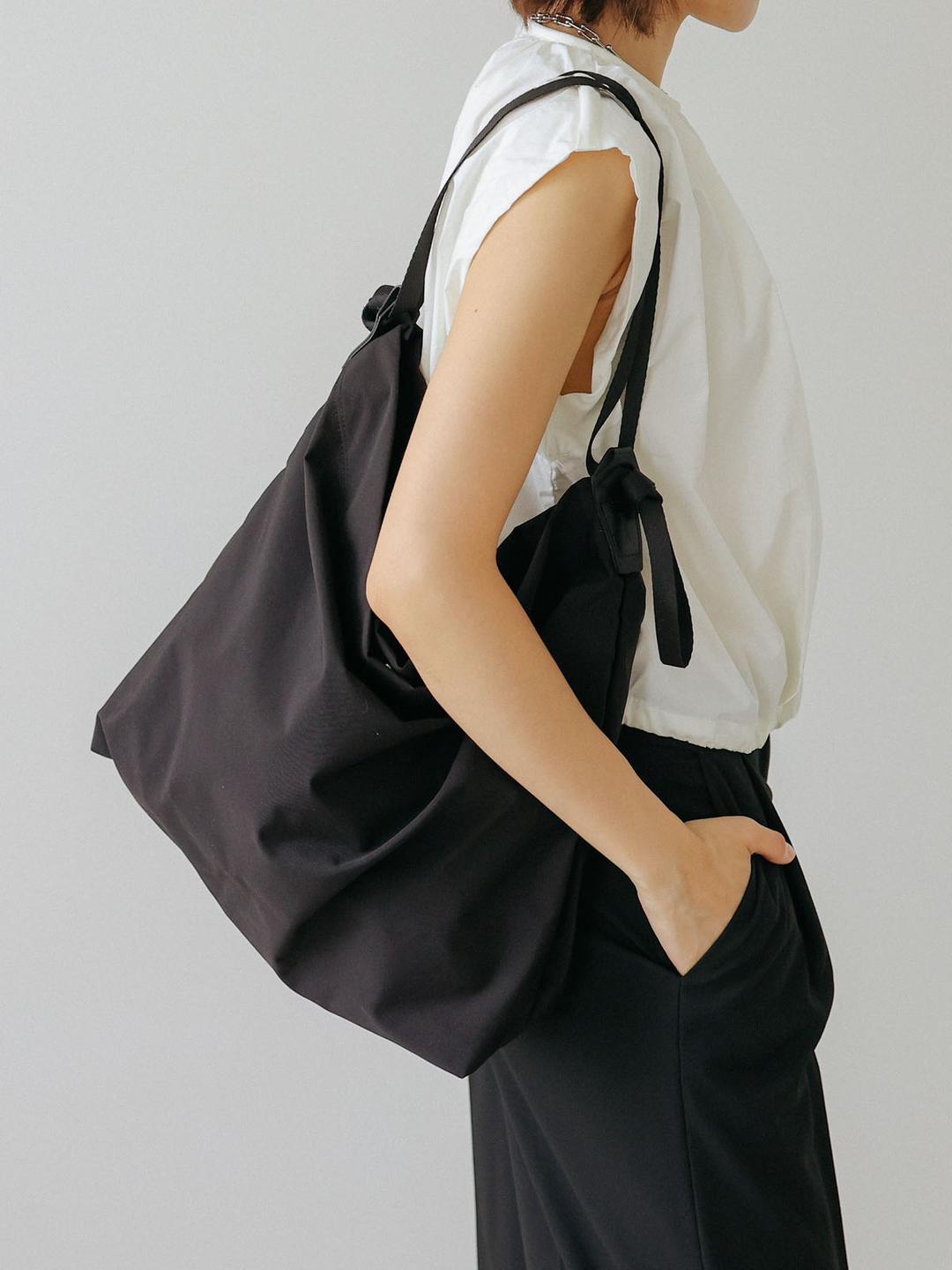 Kial Nylon Shoulderbag 키얼 나일론 숄더백