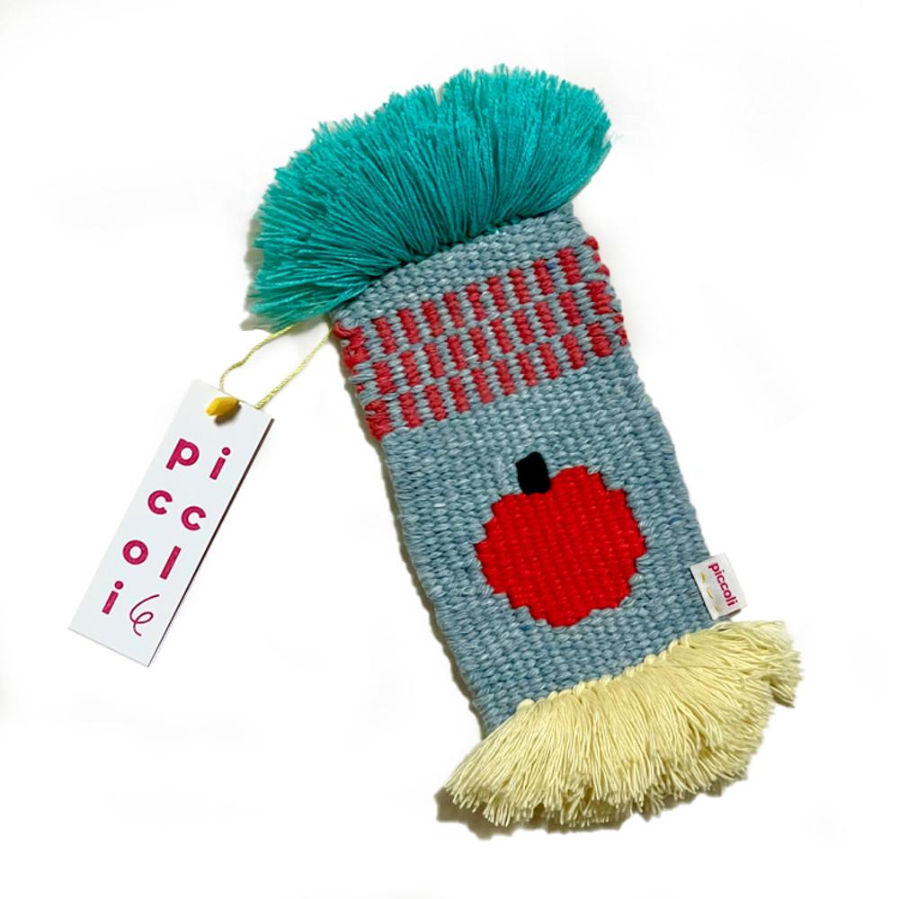 휴식중인 아이폰을 위한 미니침대 _ 사과