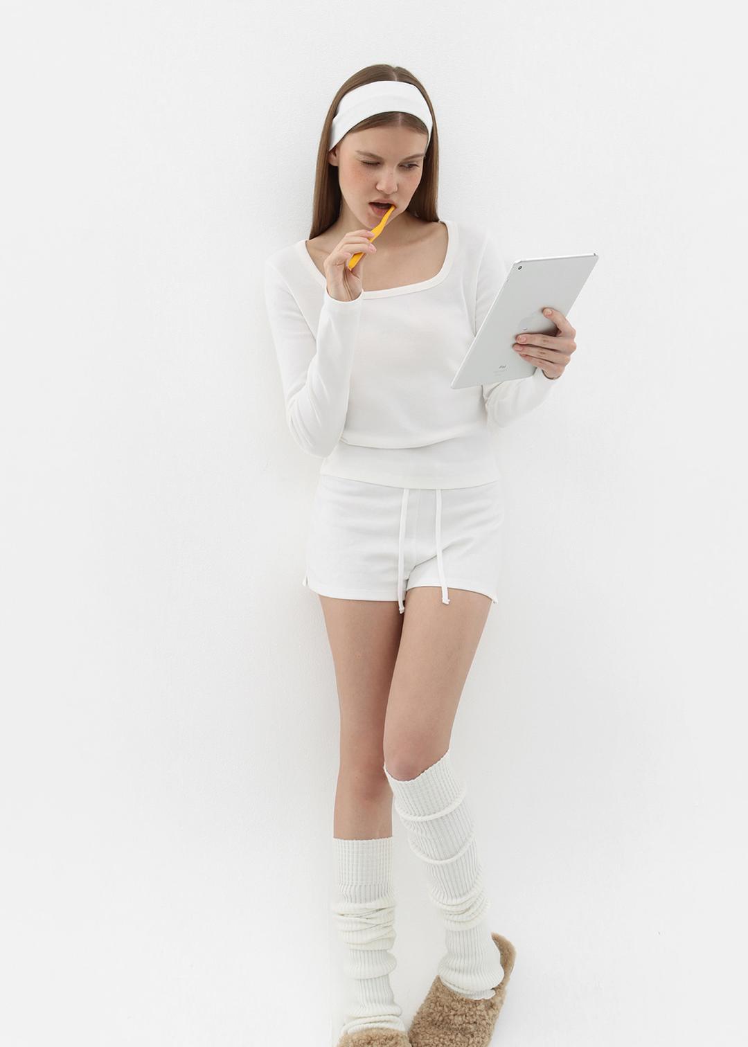 [B-BASIC] 스탠다드 기모 스퀘어넥 긴팔티 (2SIZE)