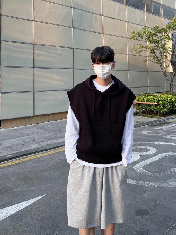 [주문폭주..!! 왓어룩 추천] Over hood knit vest