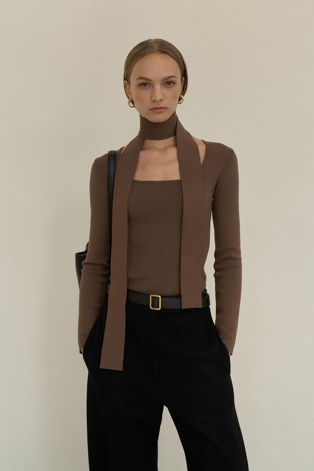 OT SQUARE-NECK KNIT