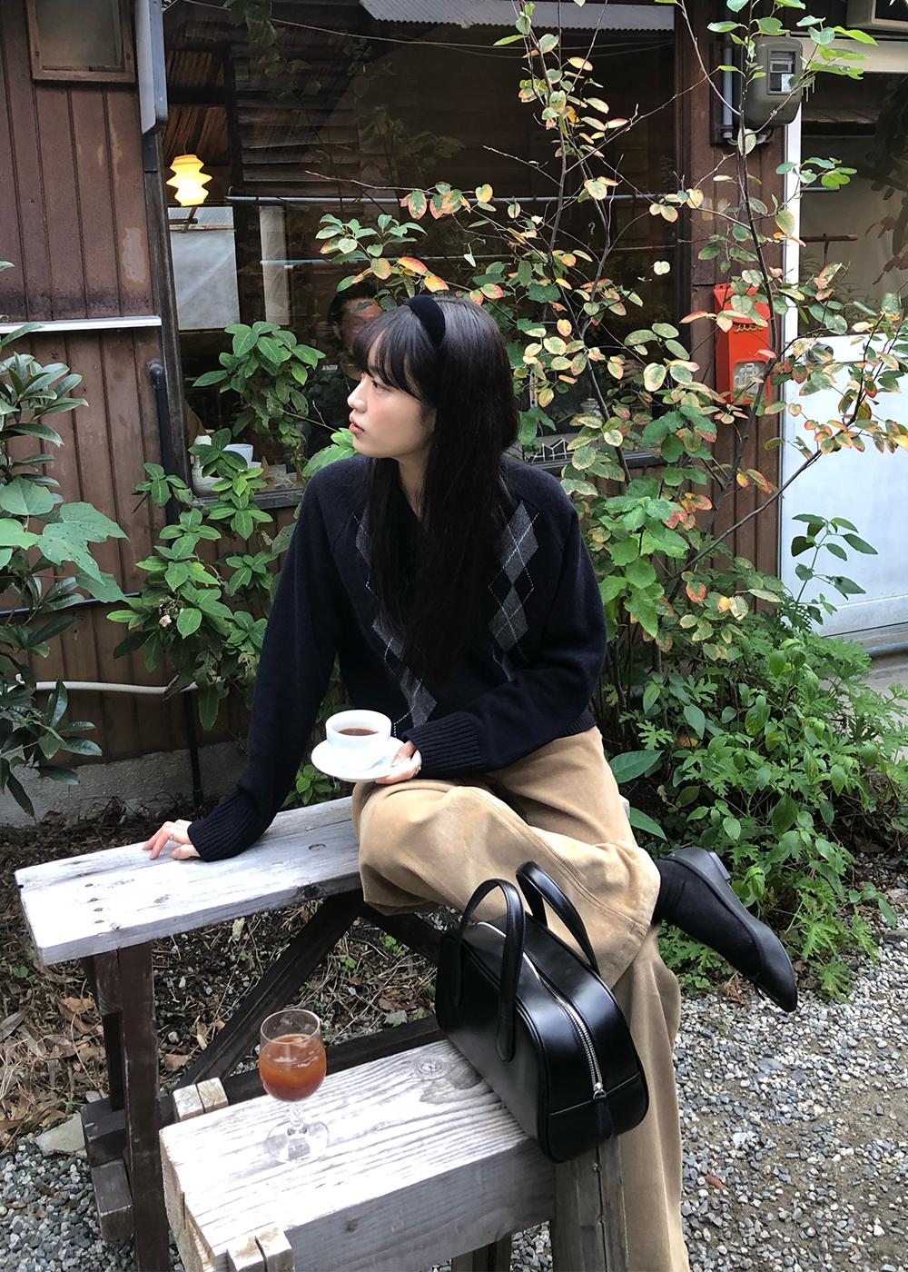 [2nd] 클래식 아가일 브이넥 니트 (3 Colors) *Navy, Olive 2주 소요