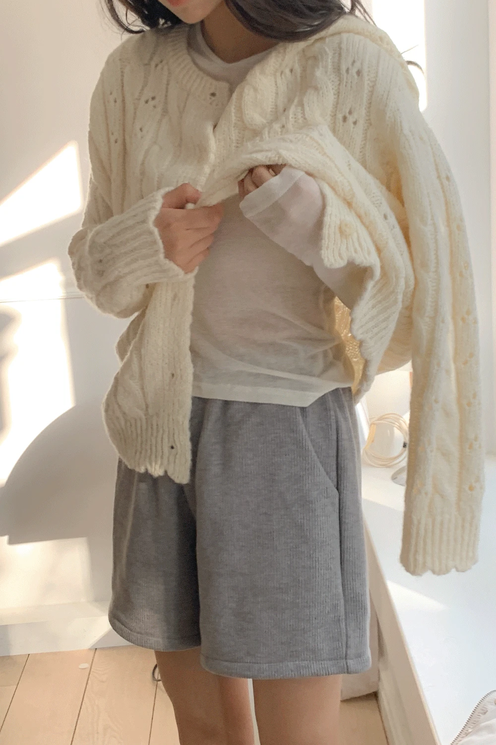 로슬렌 펀칭 아일렛 가디건