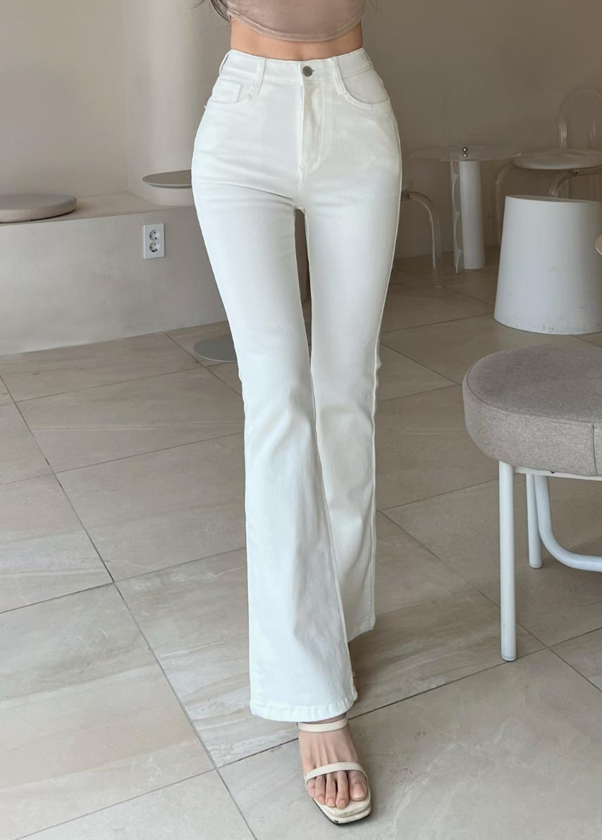 골반볼륨업 화이트 슬림 세미 부츠컷_골반뽕 청바지