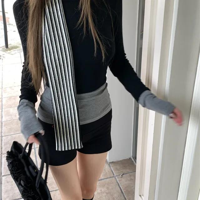 Stripe muffler coloring sleeve tight T