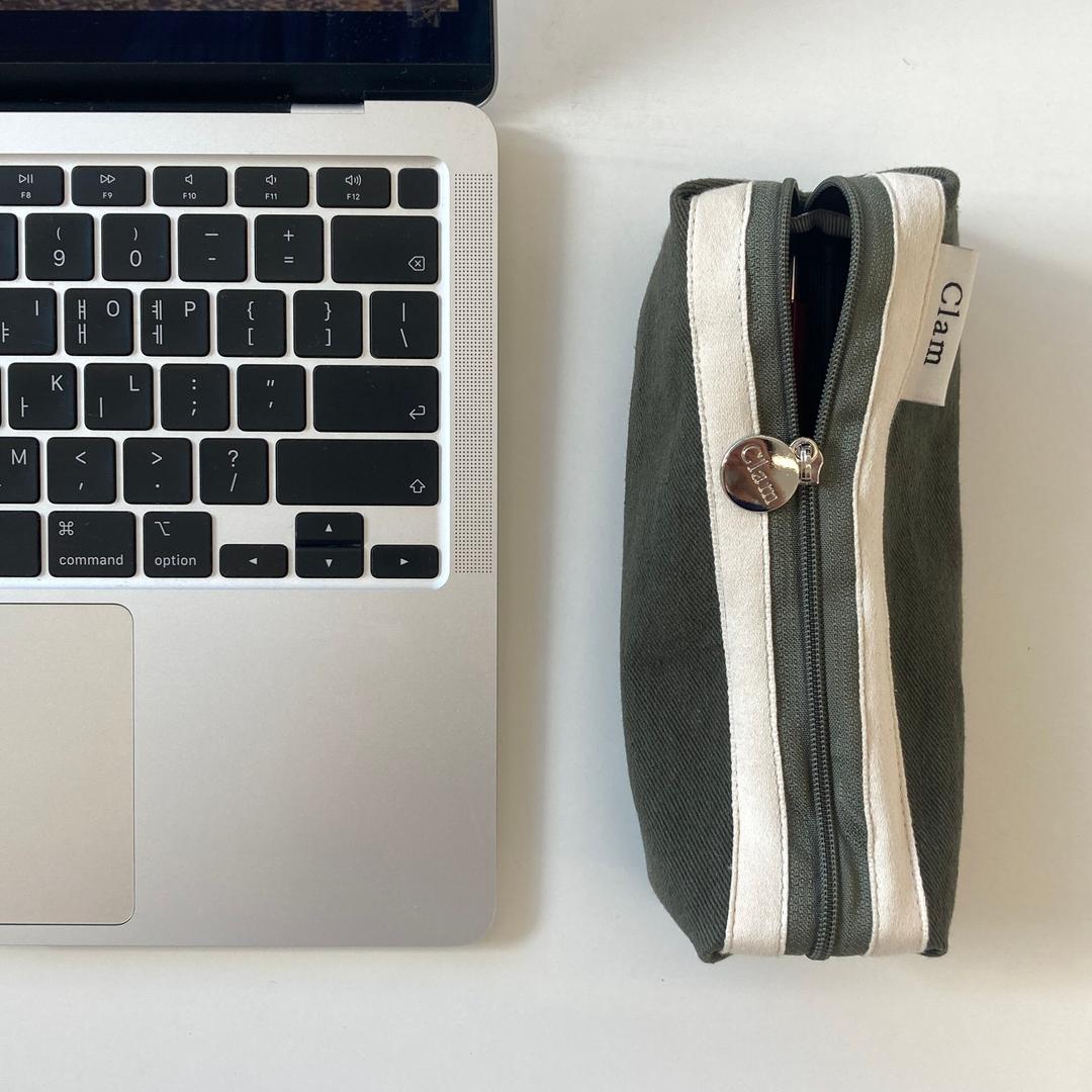 Clam round pencilcase _ Khaki