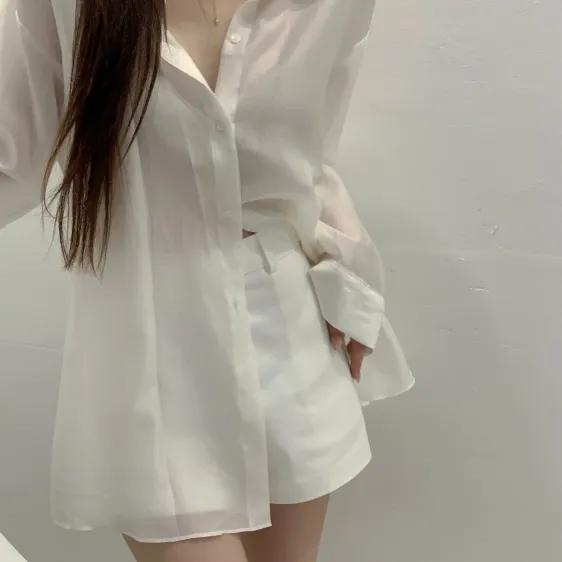 ✨조명효과✨샤벳 세미 글로시 시스루 오버핏 살안타템 여리 박시 셔츠 남방 카라 블라우스 3color