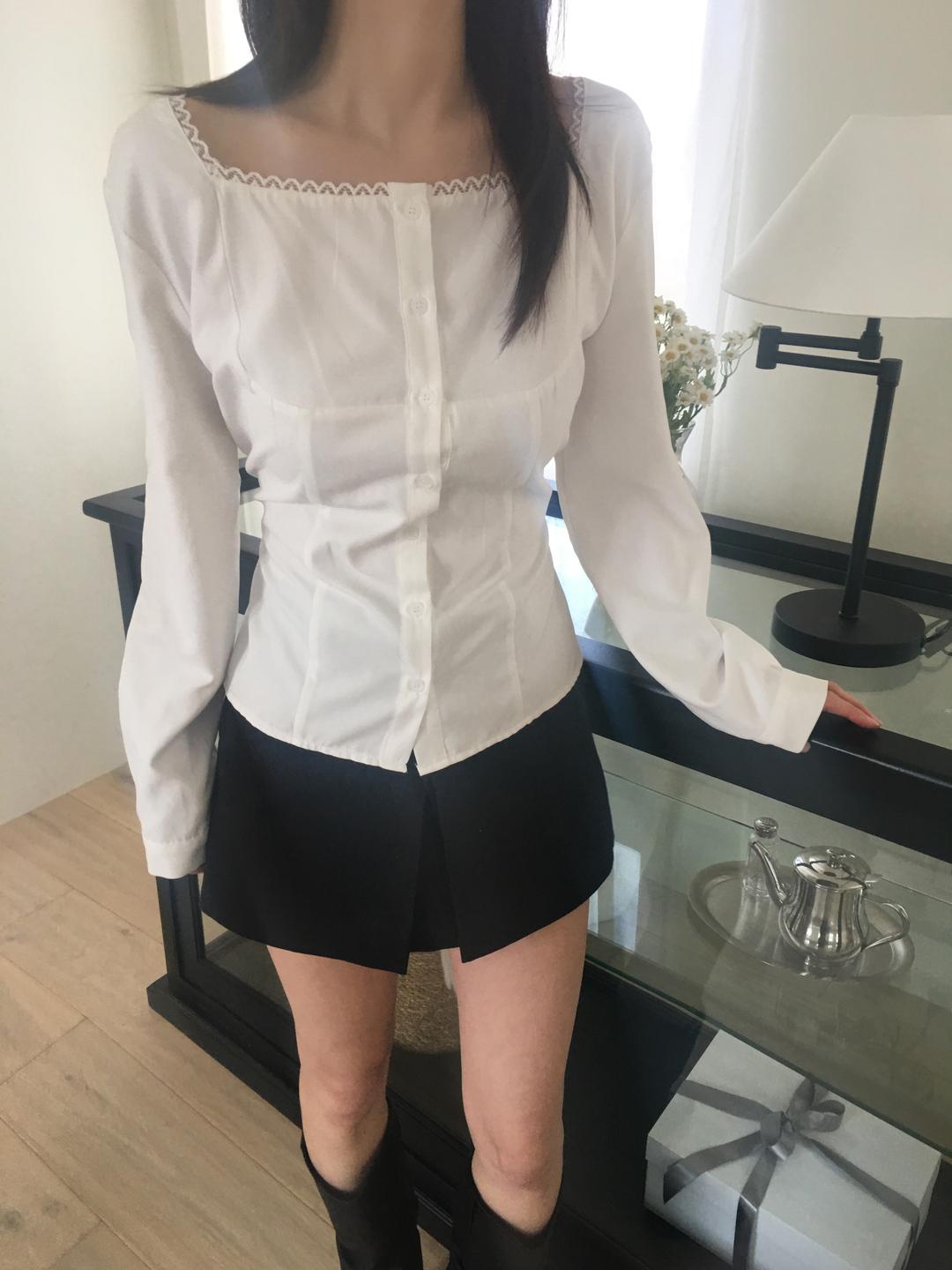 노비야카 Romance strap blouse (Ivory, black)