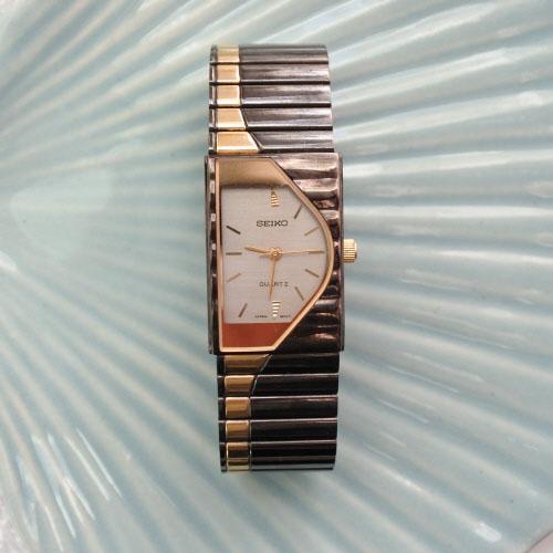 1990s SEIKO retro quartz watch