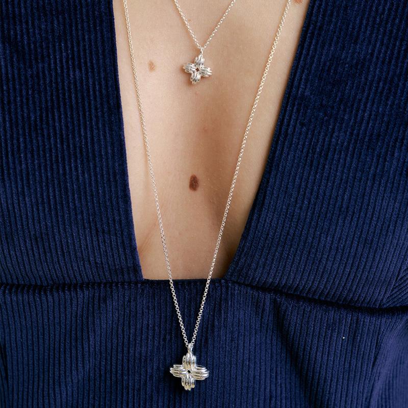 Clover long Necklace (Silver)