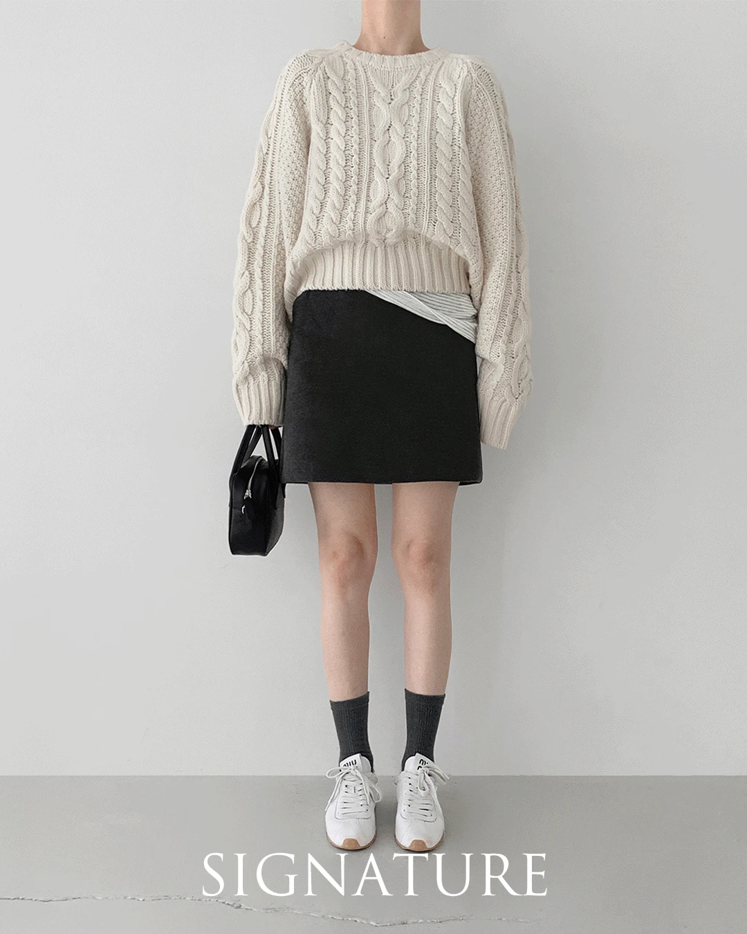 Signature mini skirt