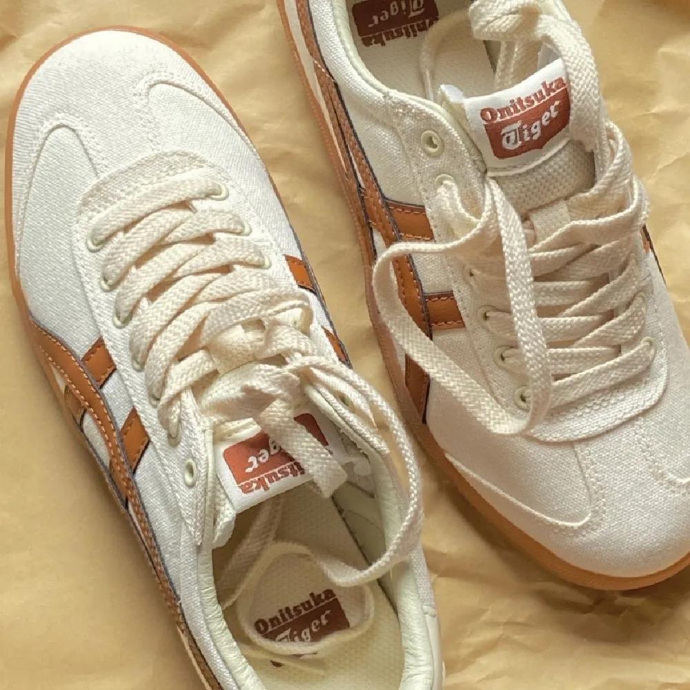 오니츠카타이거 토쿠텐 베이지 슈즈 1183A862-200