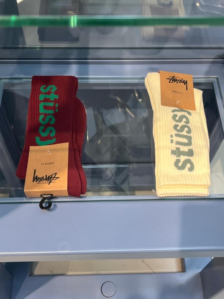 스투시 헬베티카 크루 양말 2컬러