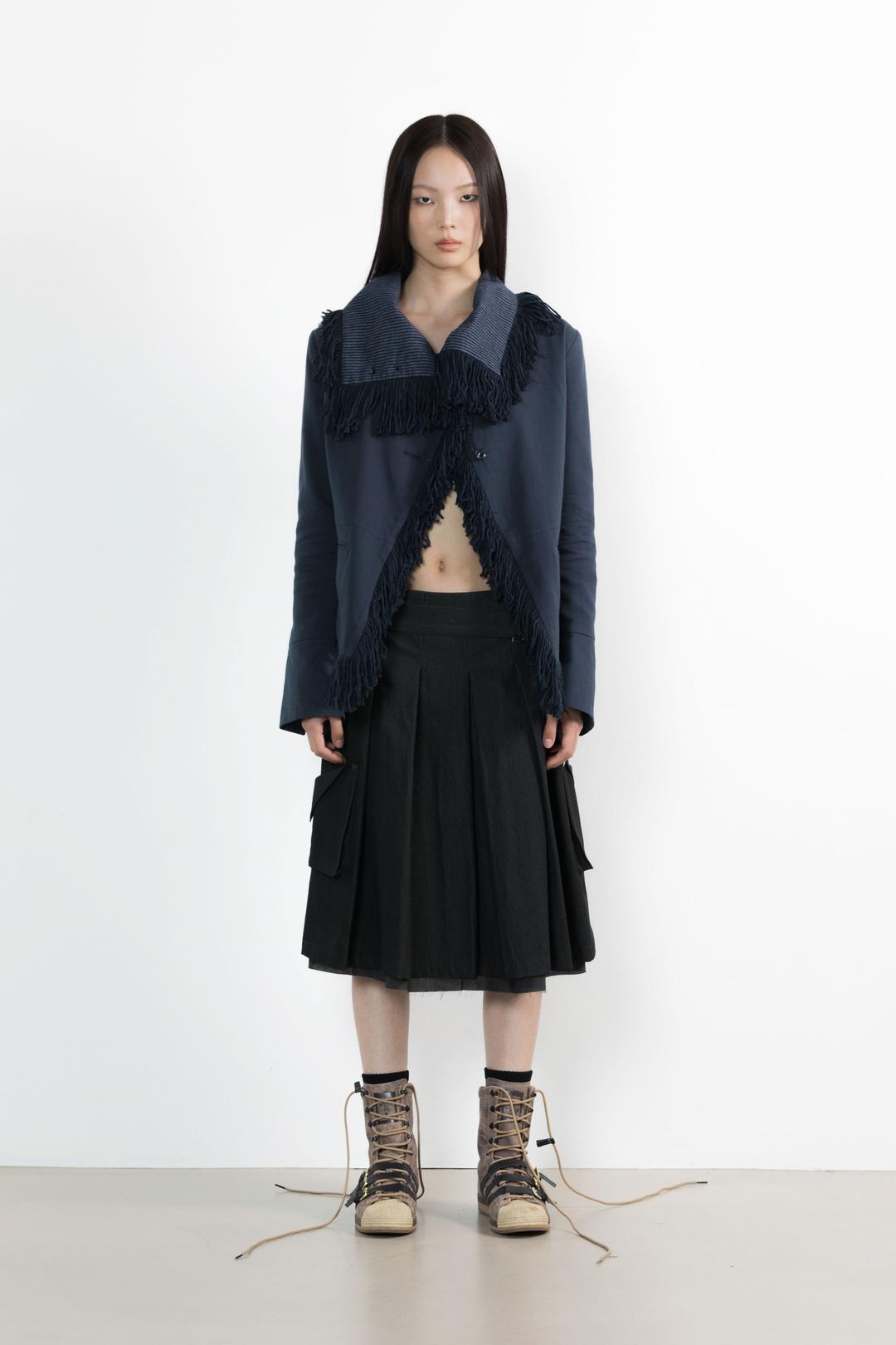 SLANTED POCKET BELTED PLEATS SKIRT