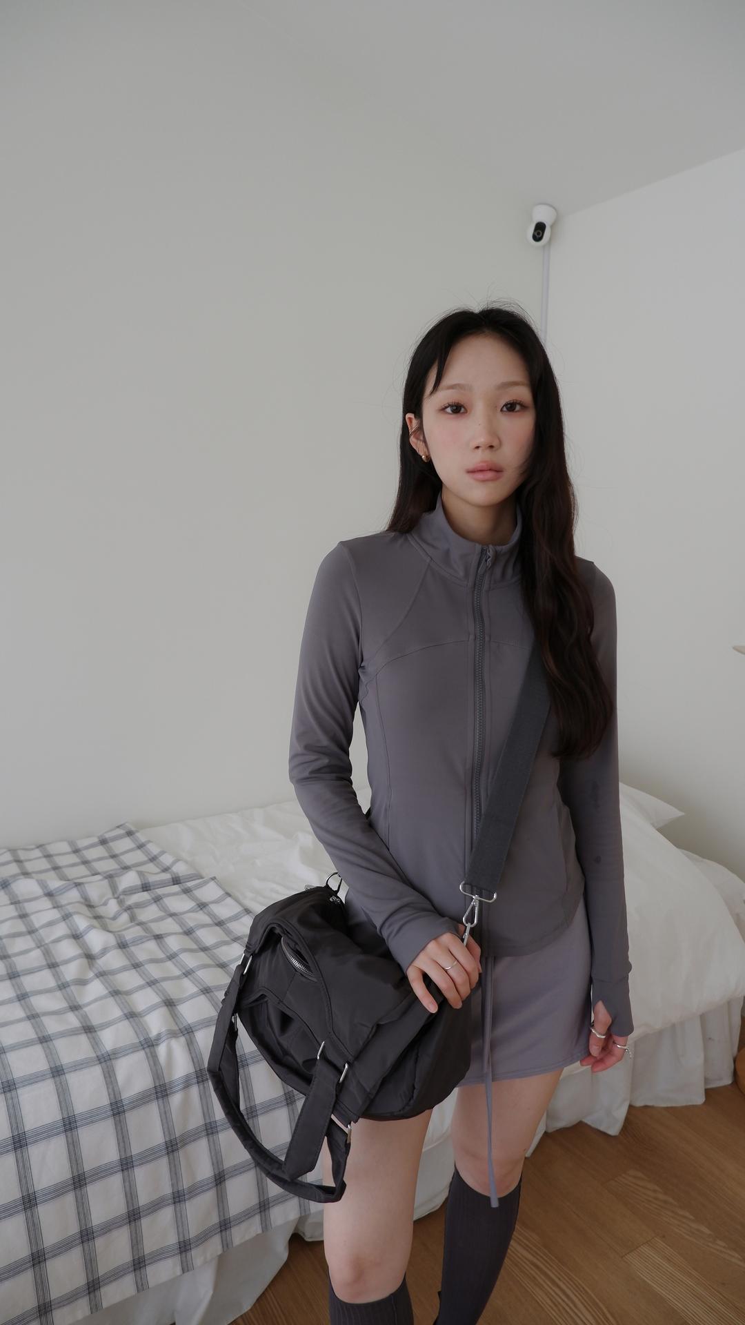 Cool yoga zip-up