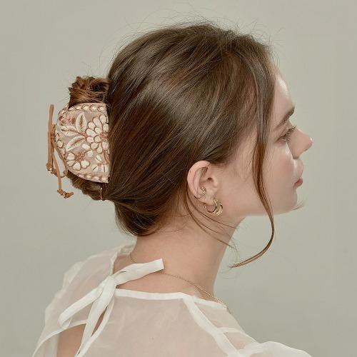 아델라인 헤어클립 (Adelaine Ribbon Hair Clip)