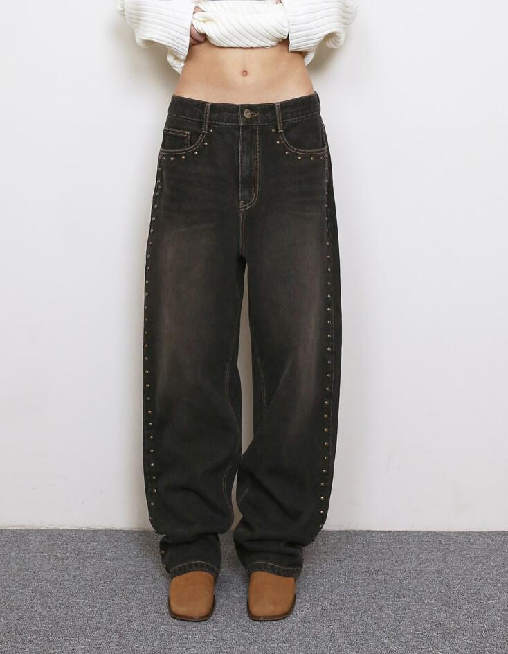 WARM STUDDED WASHED JEANS [BLACK]