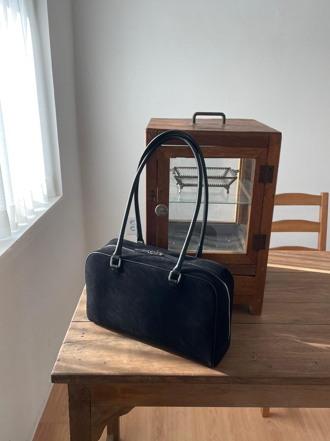 Decembre bag_black suede