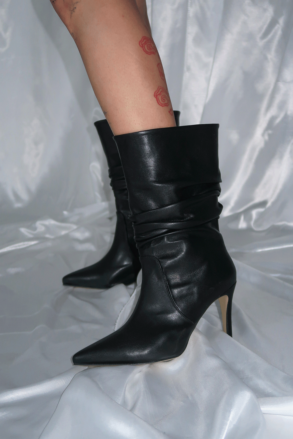위위미유 STILETTO SHIRRING ANKLE BOOTS / 스틸레토 셔링 앵클 부츠