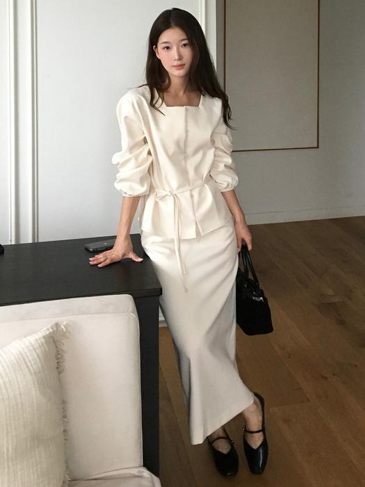 [세트] 모니카 스퀘어넥 스트랩 블라우스 + 모니카 백슬릿 스커트 크림 J1835