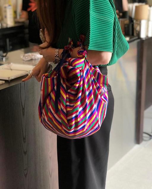 온데일리 색동백 보자기가방